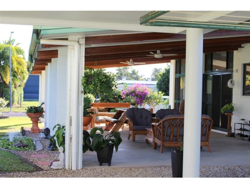 11 Rebecca Jane Parade, Kurrimine Beach QLD 4871