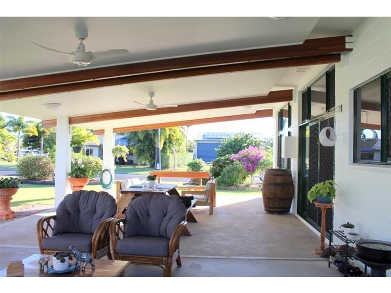 11 Rebecca Jane Parade, Kurrimine Beach QLD 4871