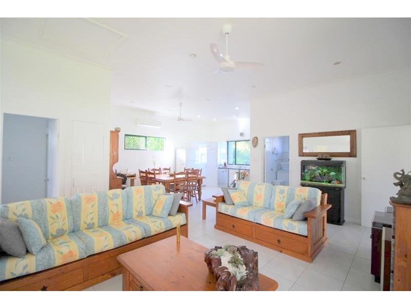 11 Rebecca Jane Parade, Kurrimine Beach QLD 4871