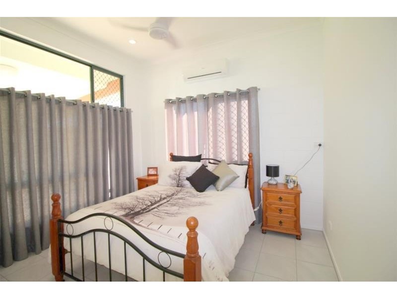 11 Rebecca Jane Parade, Kurrimine Beach QLD 4871