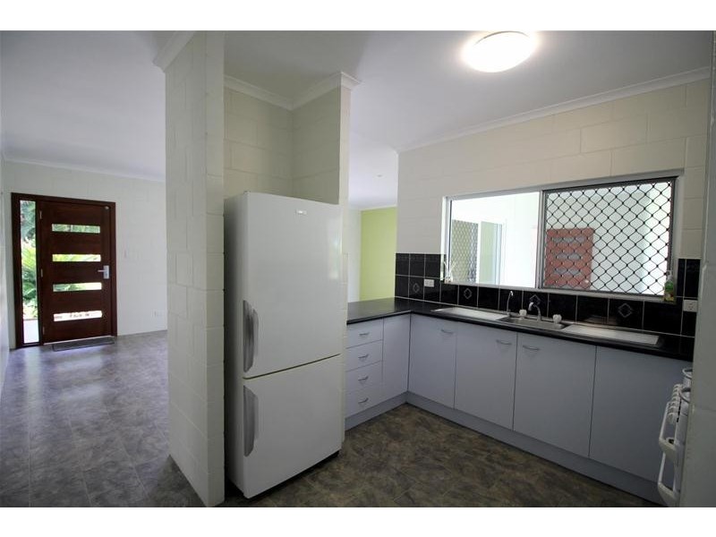 62 Bamber Street, Tully QLD 4854