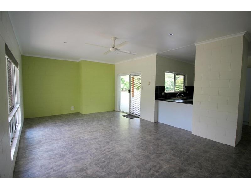 62 Bamber Street, Tully QLD 4854