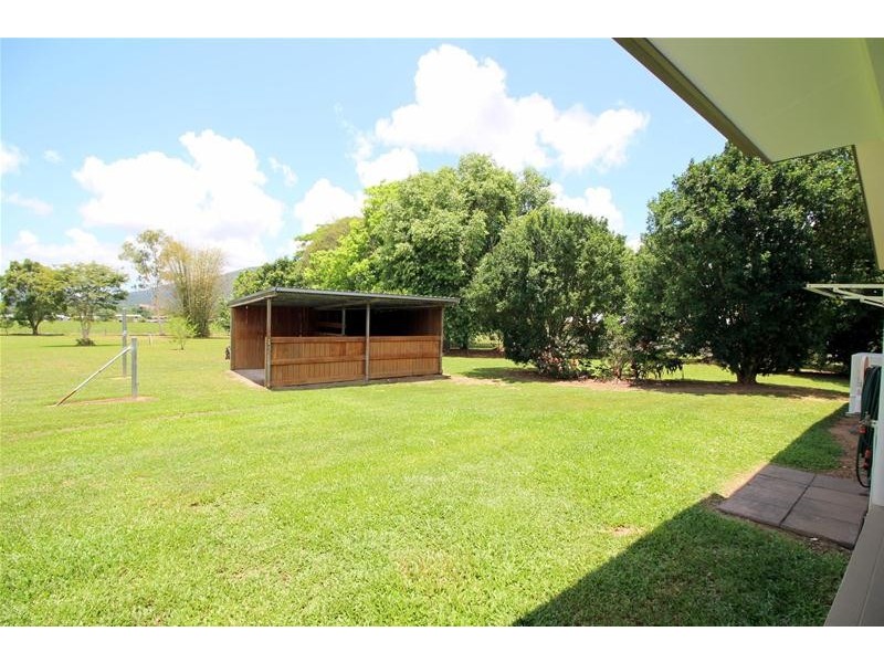 62 Bamber Street, Tully QLD 4854