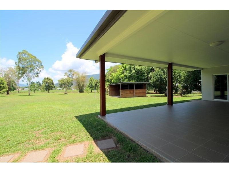 62 Bamber Street, Tully QLD 4854