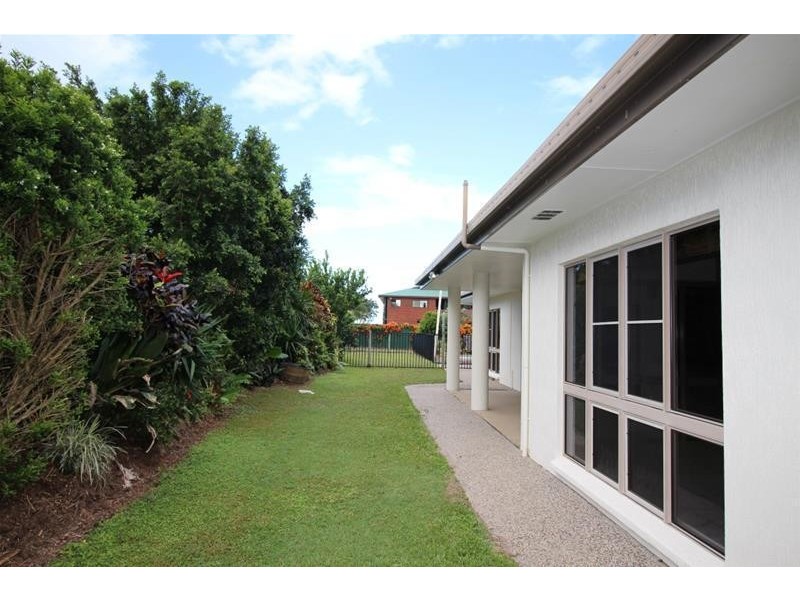 30 Buccaneer Street, South Mission Beach QLD 4852