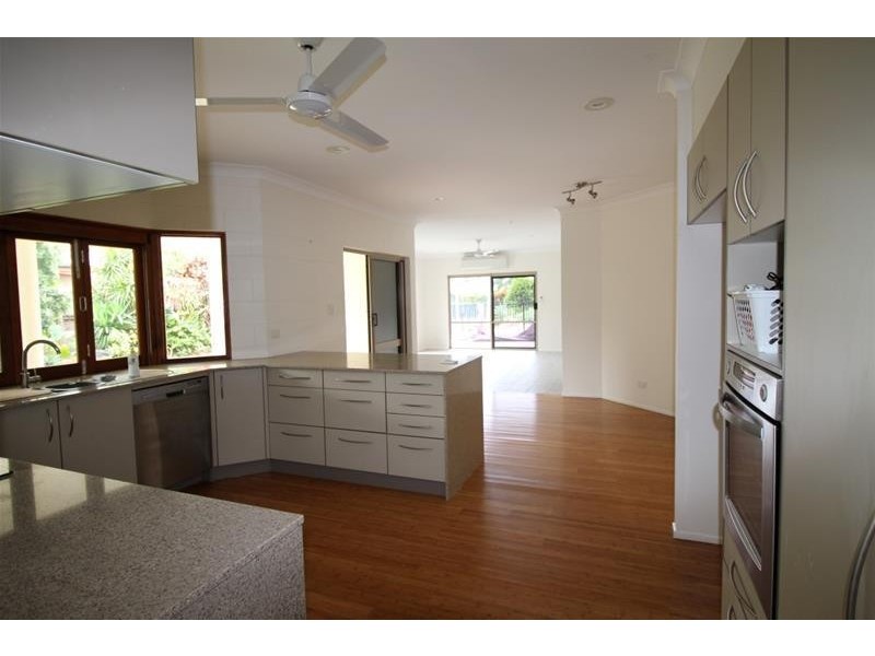 30 Buccaneer Street, South Mission Beach QLD 4852