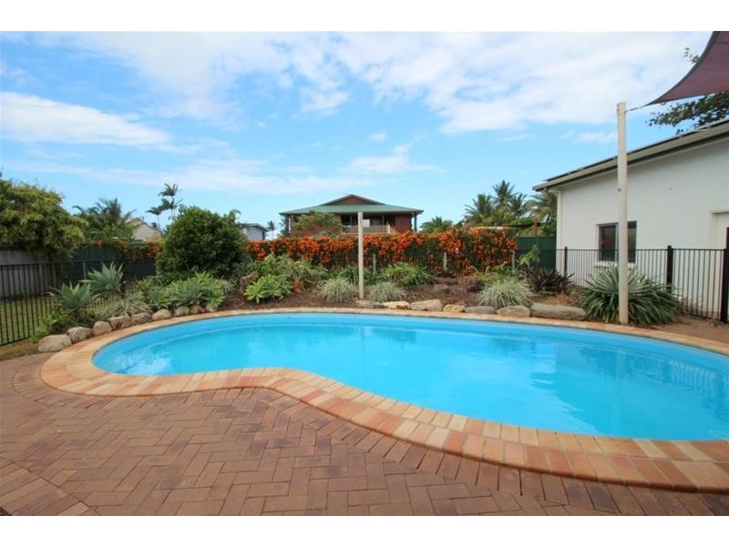 30 Buccaneer Street, South Mission Beach QLD 4852