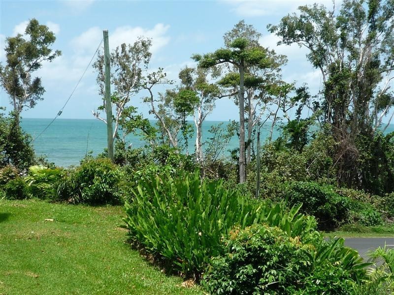 4 James Road, Mission Beach QLD 4852