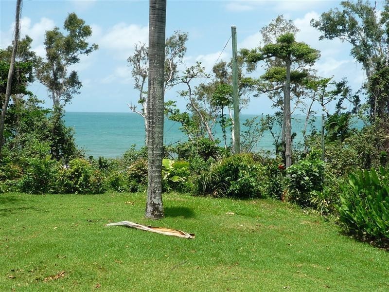 4 James Road, Mission Beach QLD 4852