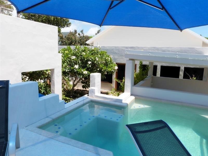 2 Conch Street, Mission Beach QLD 4852