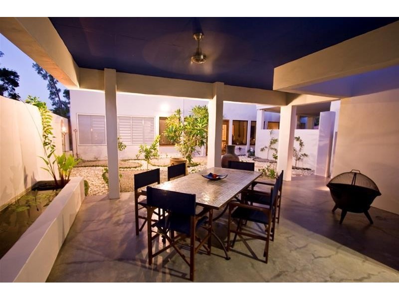 2 Conch Street, Mission Beach QLD 4852