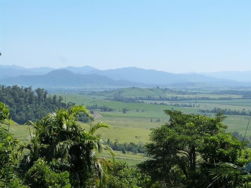 13 Frizelle Road, Bingil Bay QLD 4852