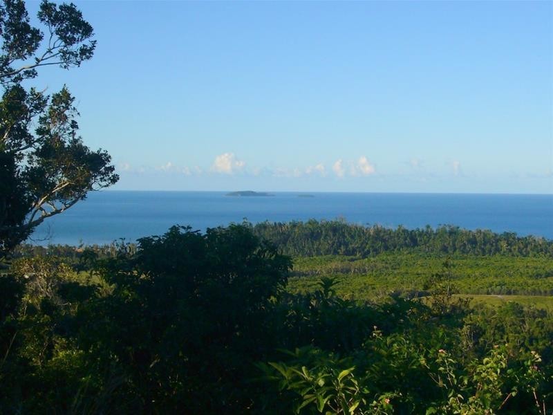 13 Frizelle Road, Bingil Bay QLD 4852