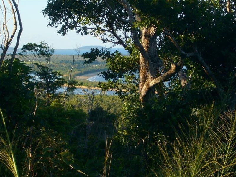 13 Frizelle Road, Bingil Bay QLD 4852