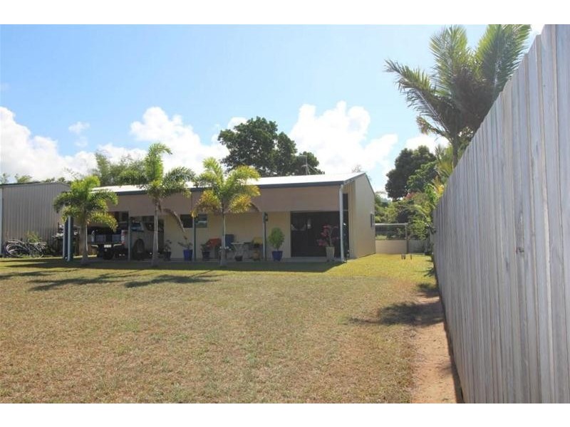 10 Nivosa Court, Mission Beach QLD 4852