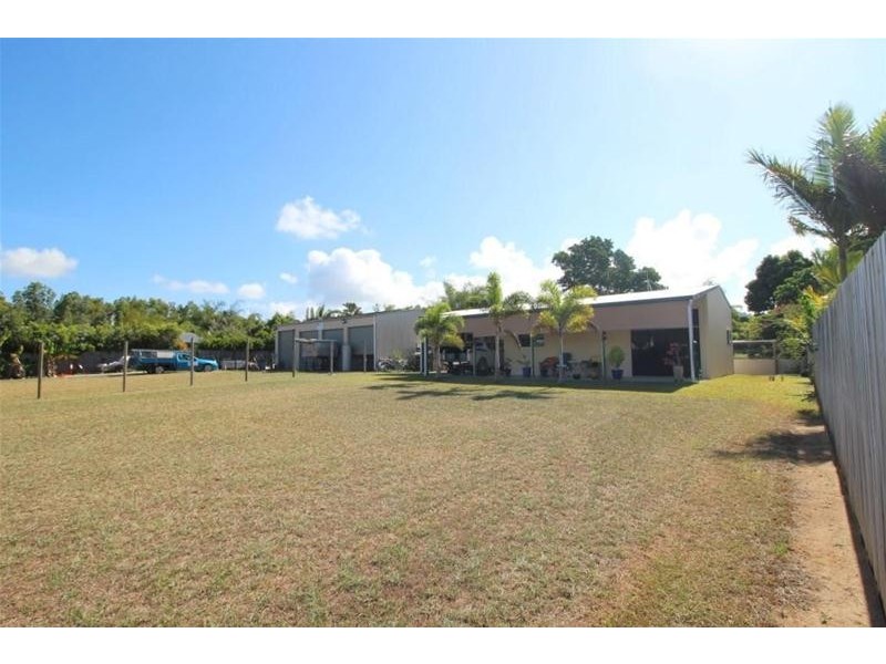 10 Nivosa Court, Mission Beach QLD 4852