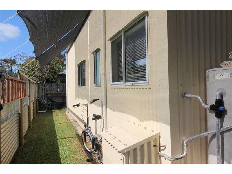 10 Nivosa Court, Mission Beach QLD 4852