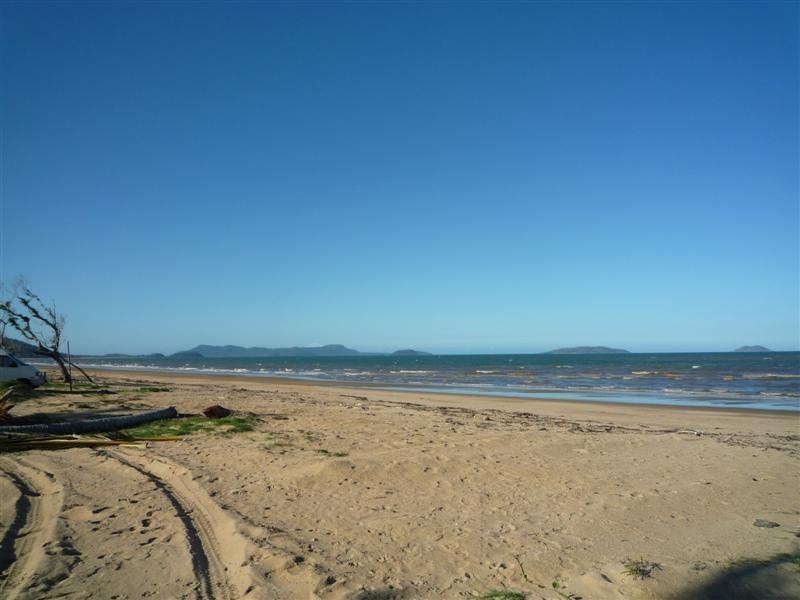 57 Taylor Street, Tully Heads QLD 4854