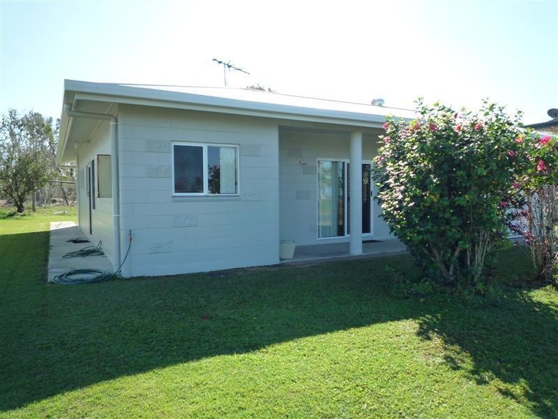 57 Taylor Street, Tully Heads QLD 4854