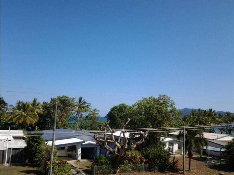 10 Hargreave Street, Kurrimine Beach QLD 4871