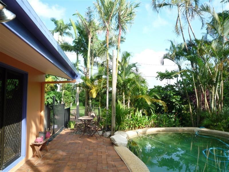 8 Webb Court, Bingil Bay QLD 4852