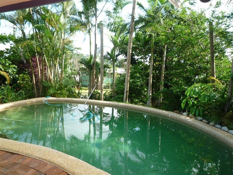 8 Webb Court, Bingil Bay QLD 4852