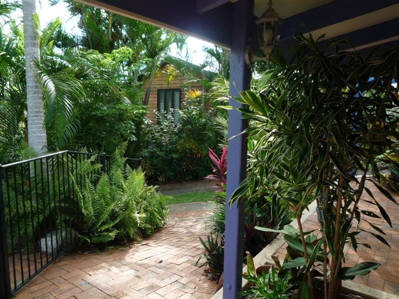 8 Webb Court, Bingil Bay QLD 4852