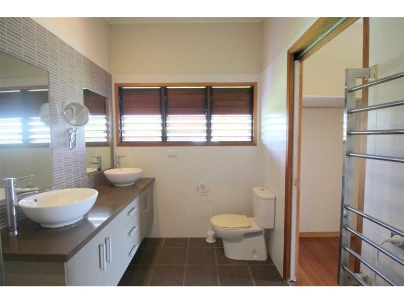 39 Dunkalli Crescent, Wongaling Beach QLD 4852