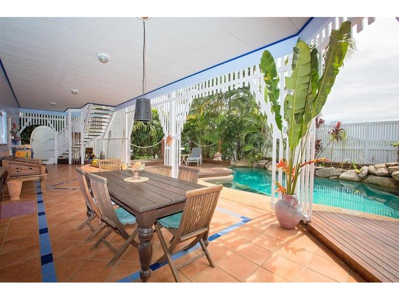 17 Campbell Terrace, South Mission Beach QLD 4852