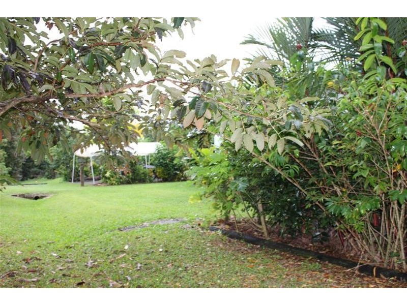 18 Albert Street, Silkwood QLD 4856