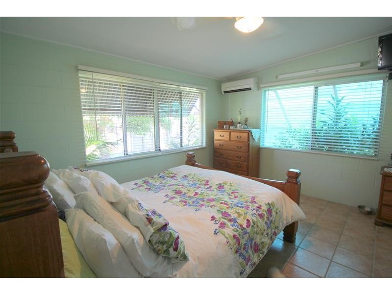 4 Ranleagh Street, Kurrimine Beach QLD 4871