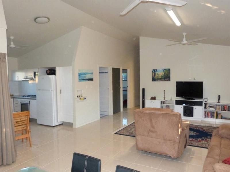 4 Lindquist Close, Mission Beach QLD 4852