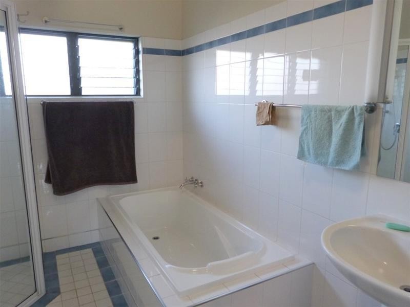 4 Lindquist Close, Mission Beach QLD 4852