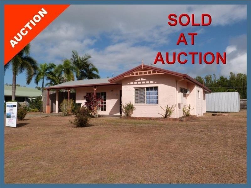 15 Casuarina Street, Tully Heads QLD 4854