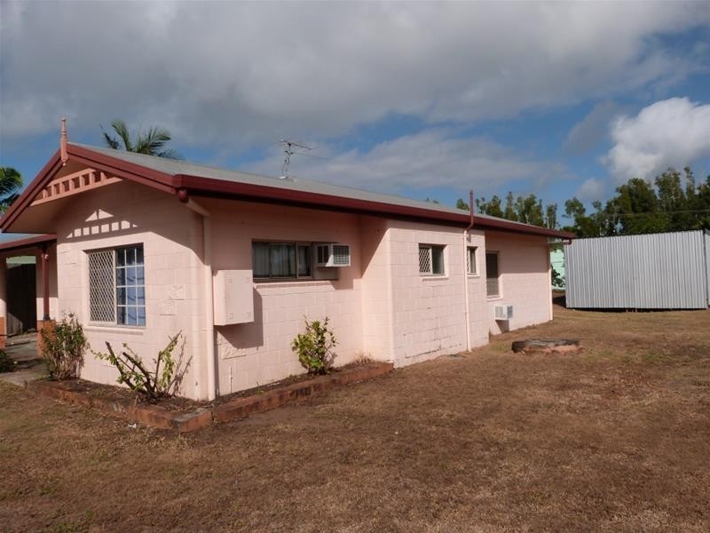 15 Casuarina Street, Tully Heads QLD 4854