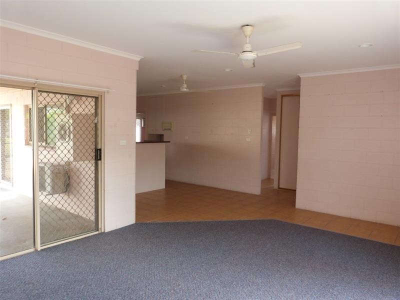 15 Casuarina Street, Tully Heads QLD 4854