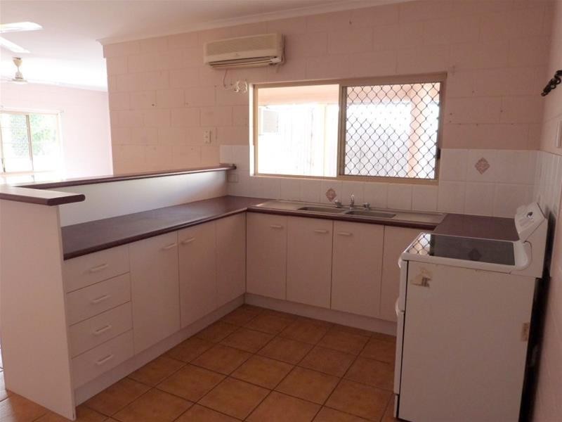 15 Casuarina Street, Tully Heads QLD 4854