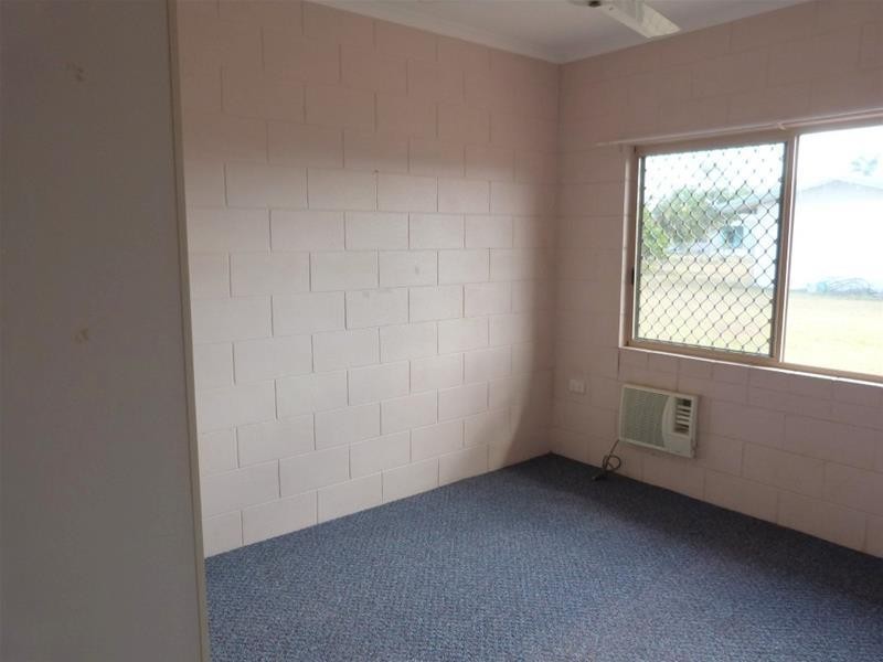 15 Casuarina Street, Tully Heads QLD 4854