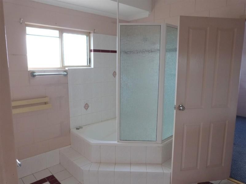 15 Casuarina Street, Tully Heads QLD 4854