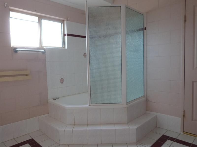 15 Casuarina Street, Tully Heads QLD 4854