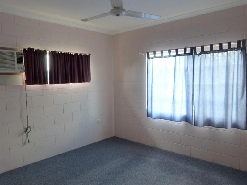 15 Casuarina Street, Tully Heads QLD 4854