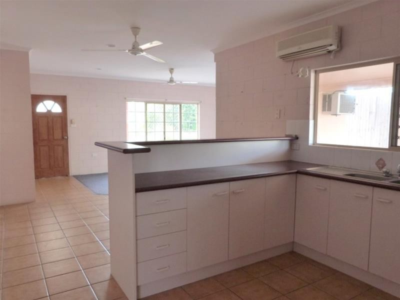 15 Casuarina Street, Tully Heads QLD 4854