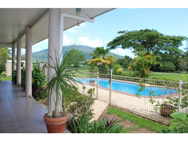 56 Bamber Street, Tully QLD 4854