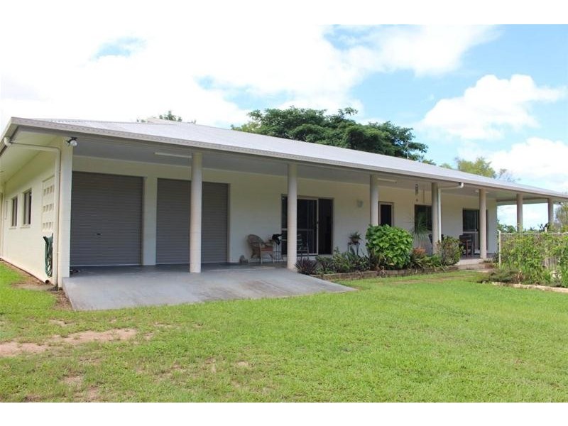 56 Bamber Street, Tully QLD 4854