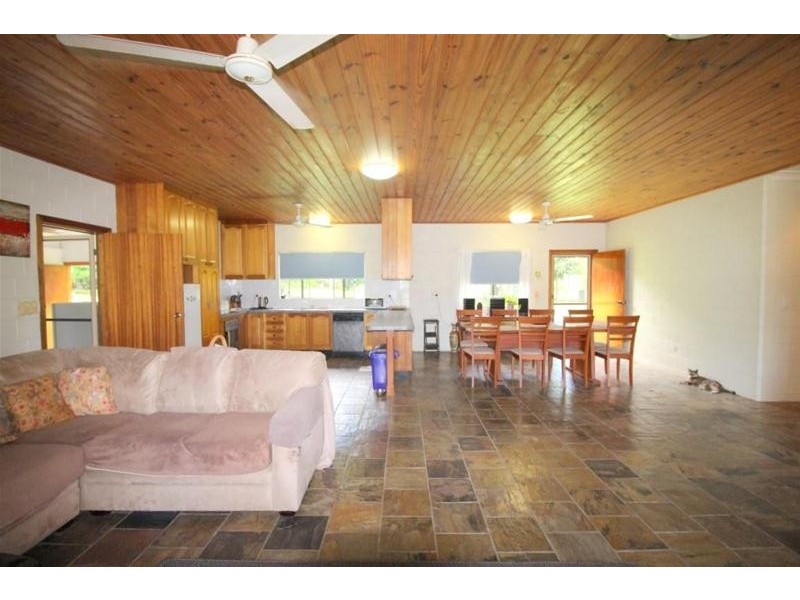 56 Bamber Street, Tully QLD 4854