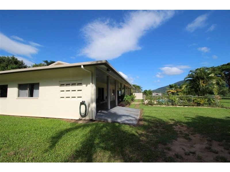 56 Bamber Street, Tully QLD 4854