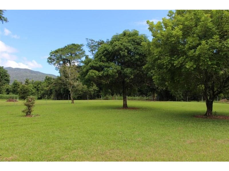 56 Bamber Street, Tully QLD 4854