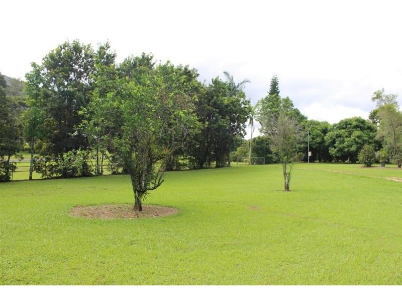 56 Bamber Street, Tully QLD 4854