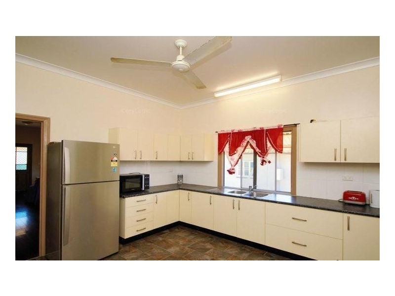 11 Thurles Street, Tully QLD 4854