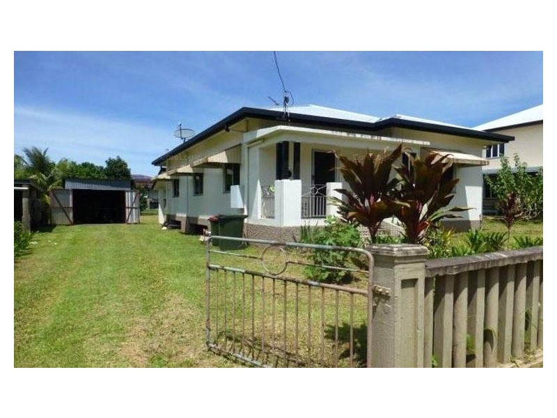 11 Thurles Street, Tully QLD 4854